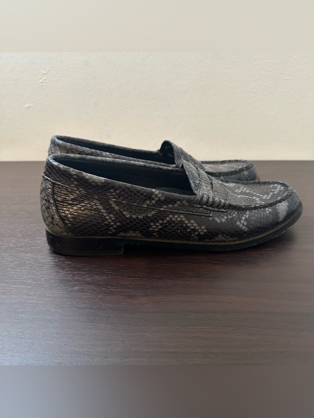 G.H. Bass Weejuns Black Leather Snakeskin Embossed Whitney Comfort Loafers 7 - Picture 6 of 14
